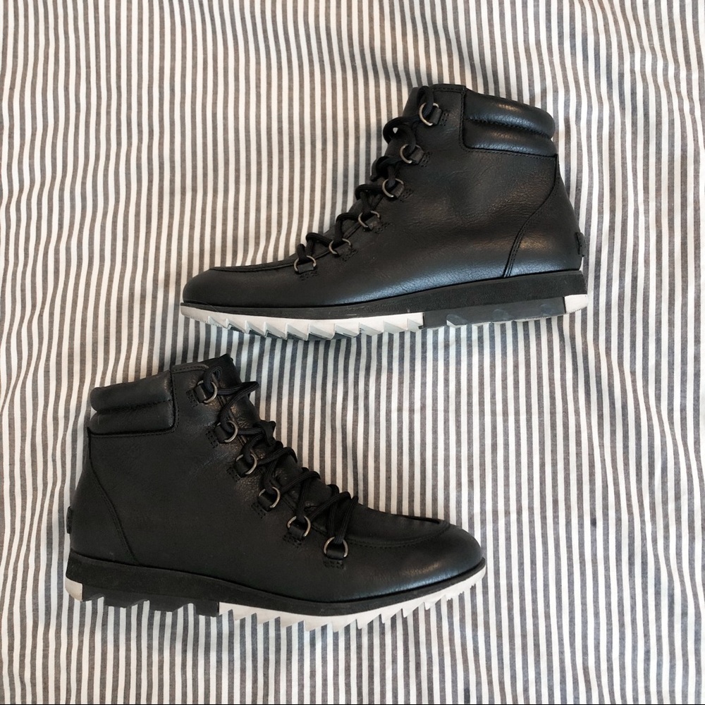 Sorel Harlow Lace Booties 9.5